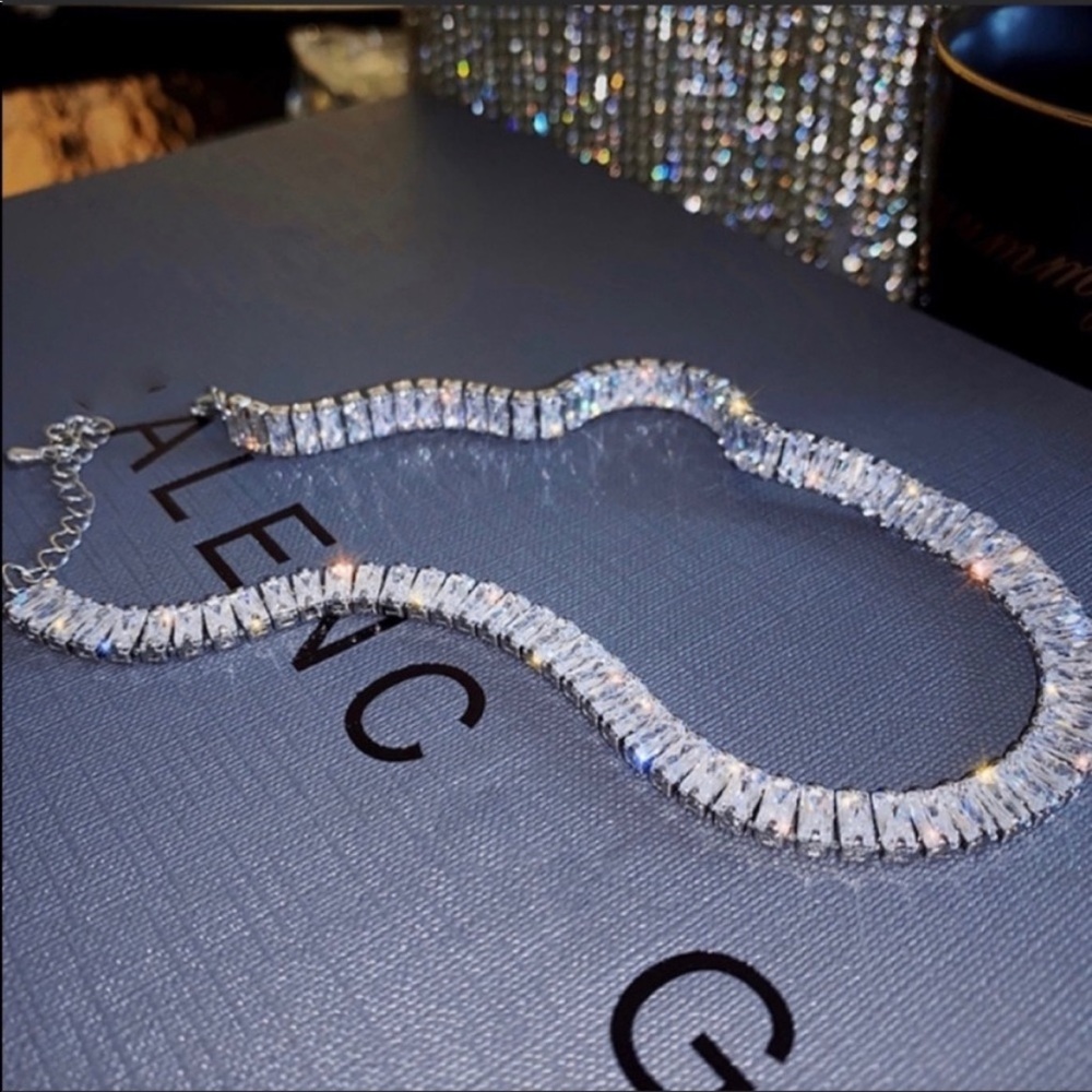 🔥Restock - HOST PICK-BAGUETTE NECKLACE - Picture 6 of 9
